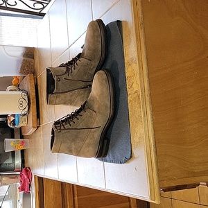 UnityNDiversity Men’s Tan/Taupe Lace-Up Suede Boots